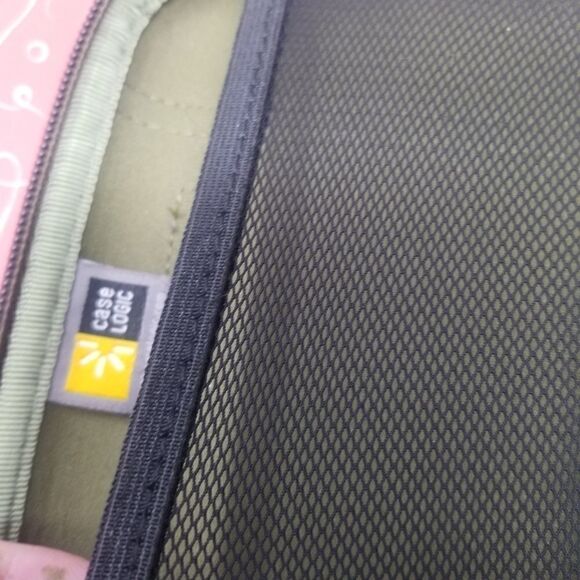 Case Logic Phone Case. BURGANDY AND TAN. - Picture 4 of 8